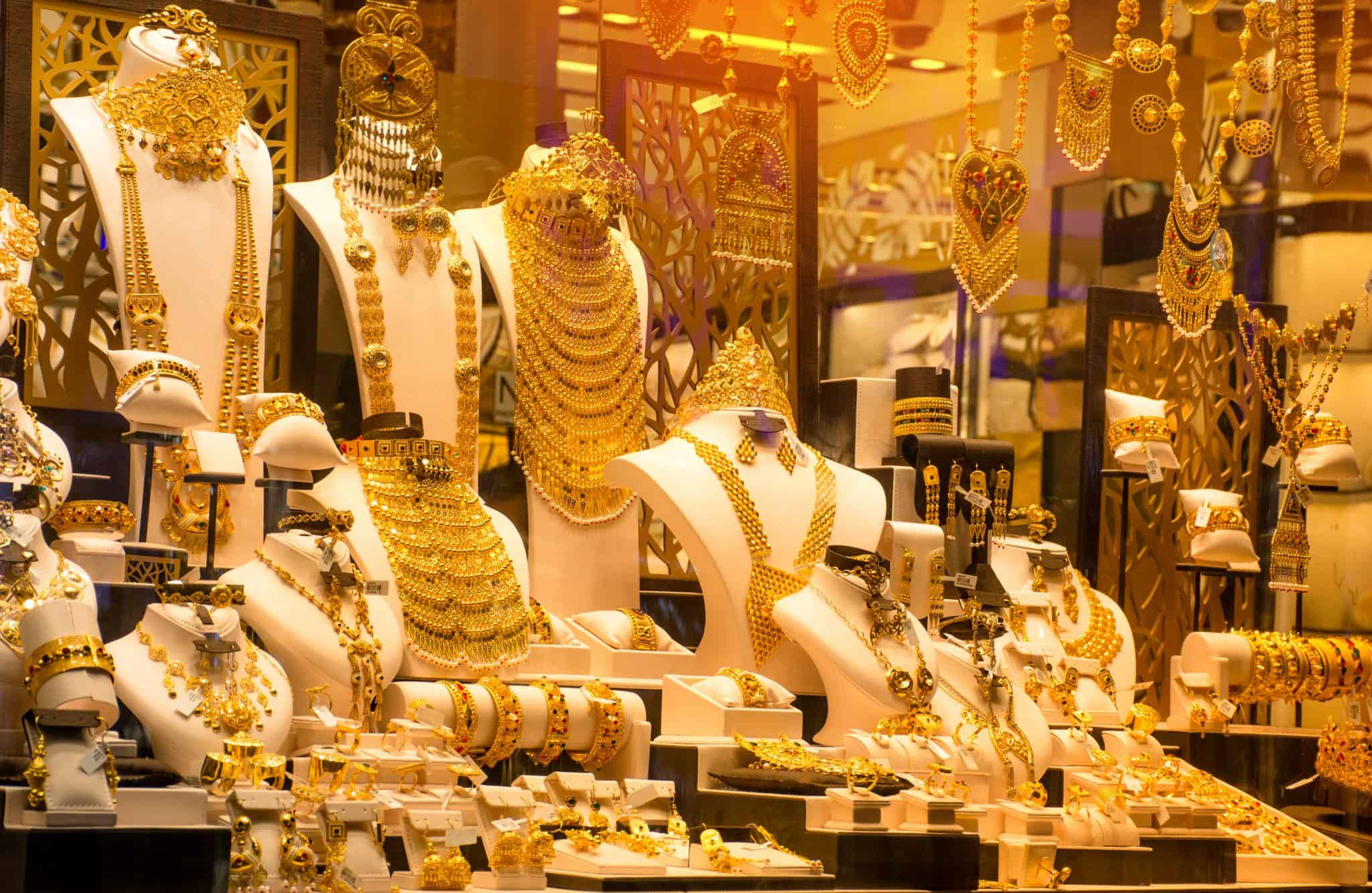Tips for Negotiating a Deal at the Dubai Gold Market | IFG Featured Image