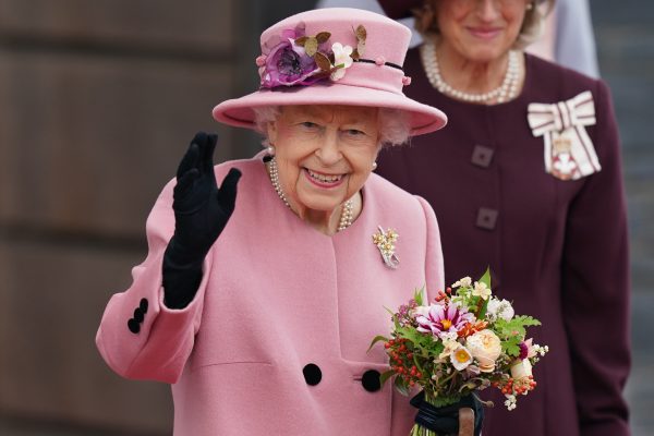 Image for How to become the Queen (or King) of investing this jubilee